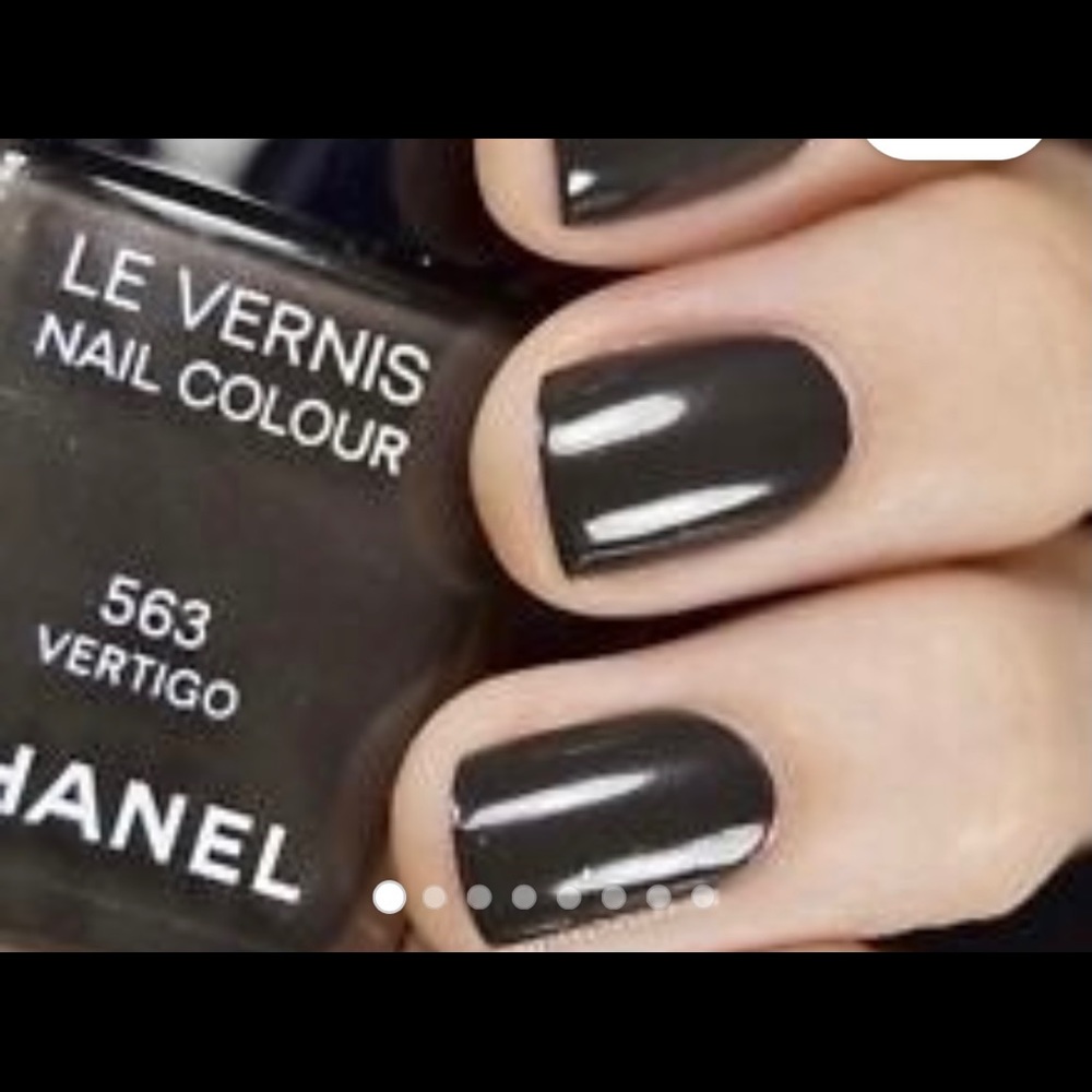 Chanel - Picture 3 of 5
